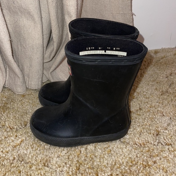 Kids Hunter Boots Matte Black UK 4, US 5. - Picture 2 of 5